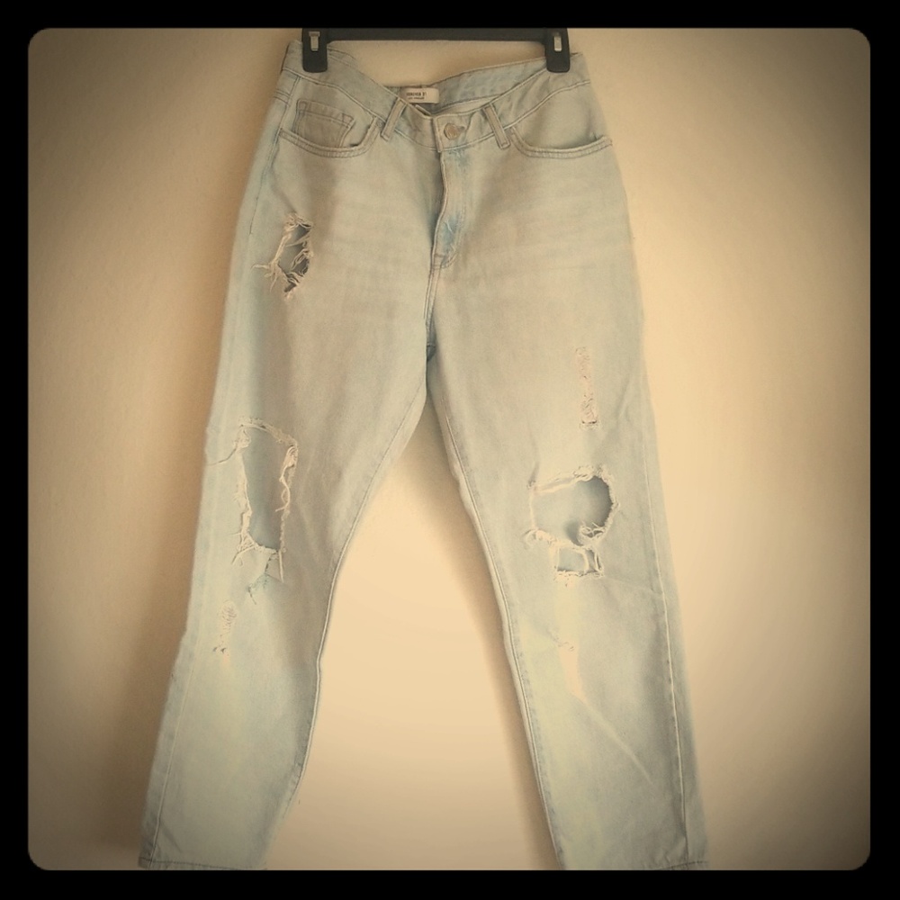 Destroyed jeans